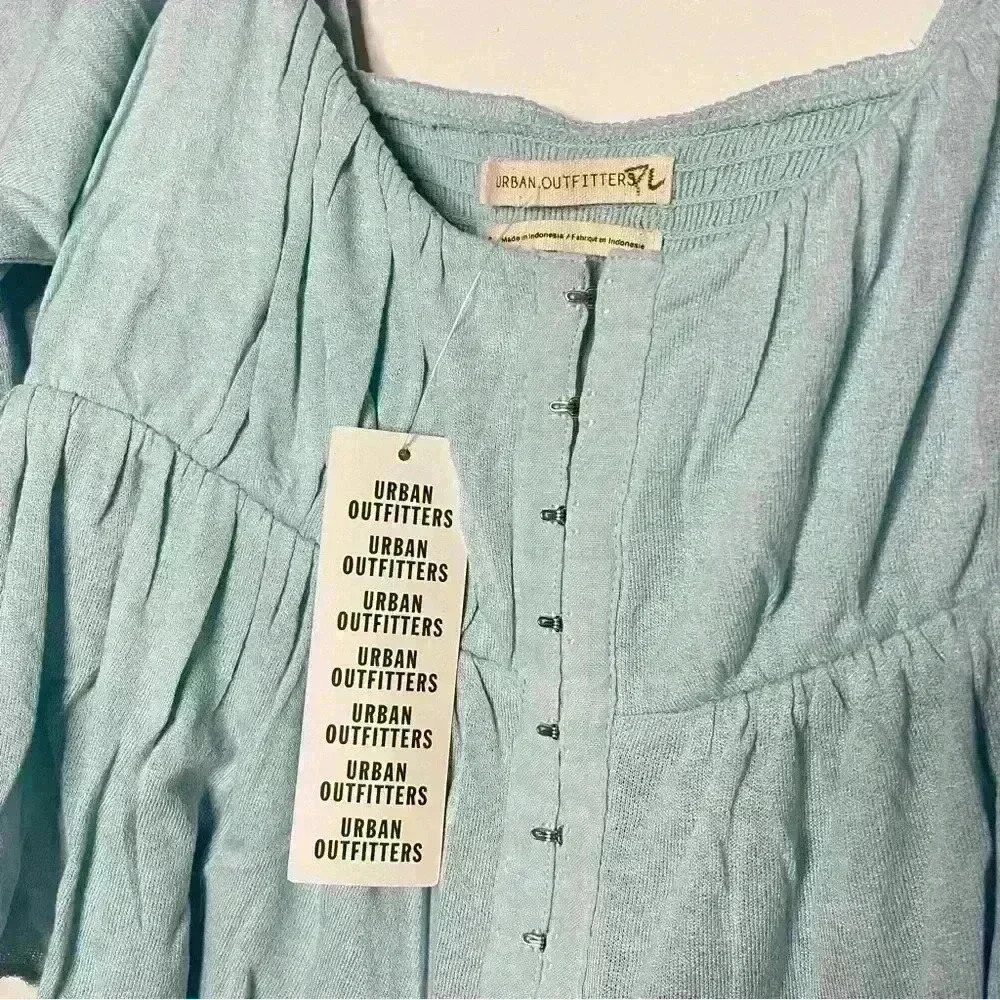 NWT Urban Outfitters Light Blue Crop Top - Size L - Picture 4 of 5